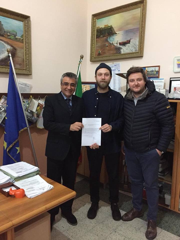 50006583_543598296158565_7253876605309681664_n Jon e il sindaco di Amantea