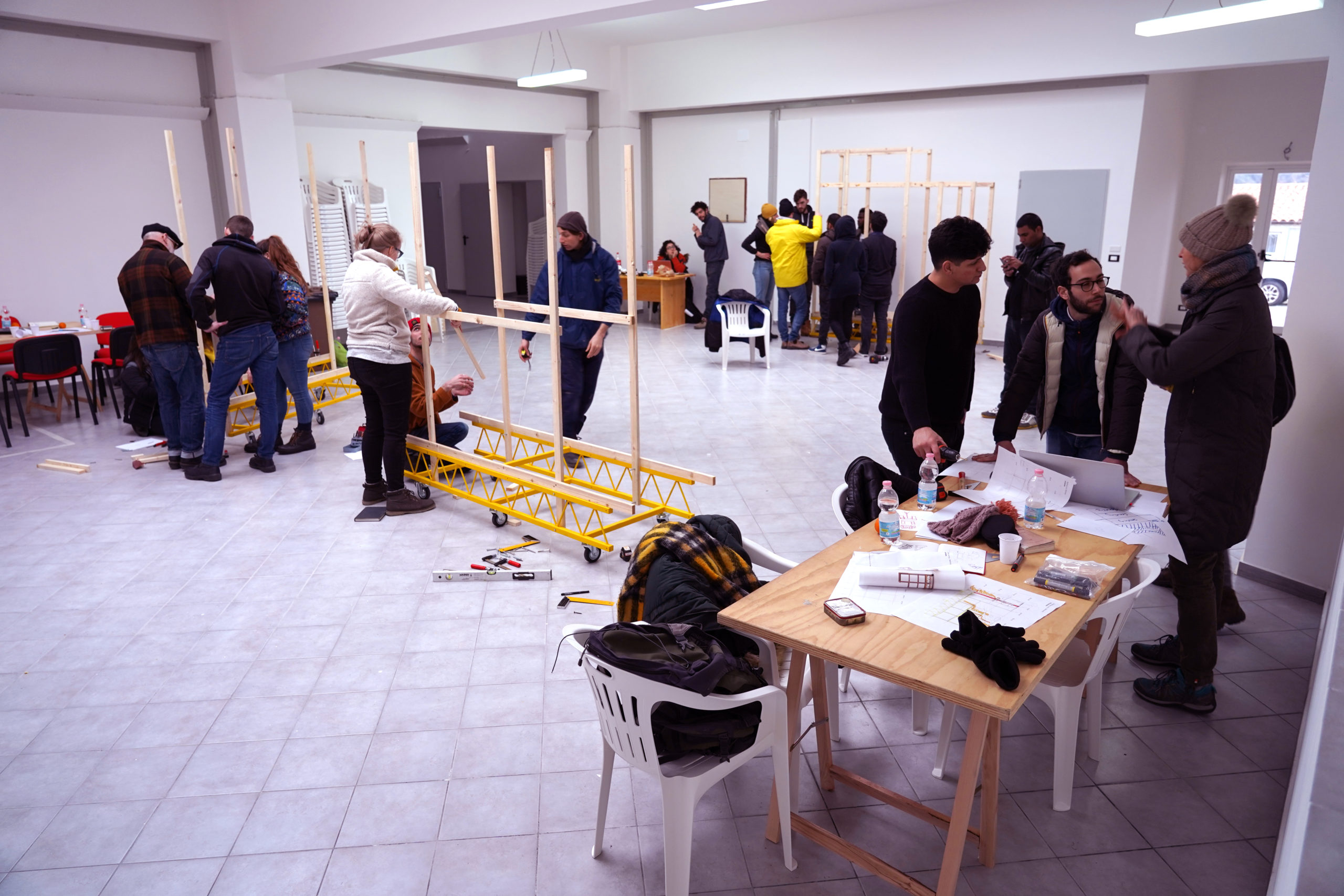Realizzazione delle strutture durante il workshop Realizzazione delle strutture