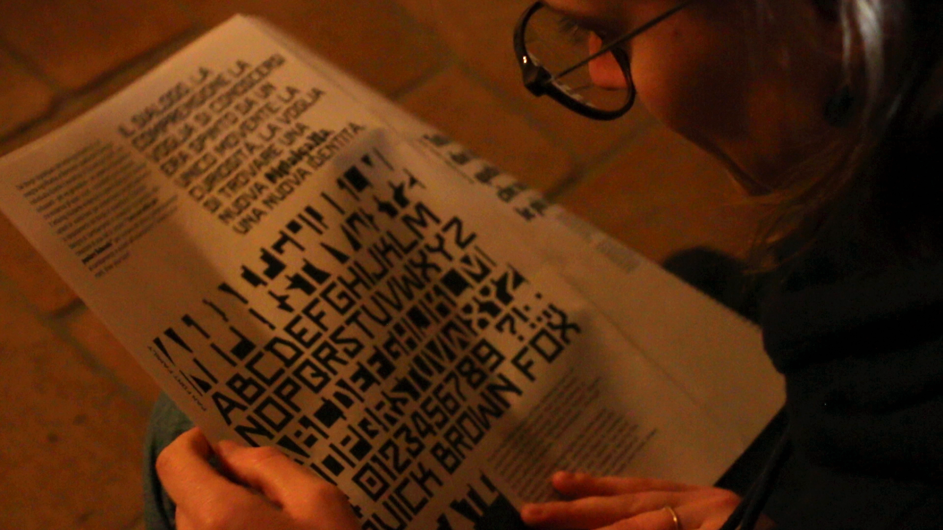 Consultazione della fanzine durante il simposio Consultazione della fanzine durante il simposio